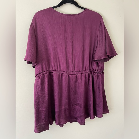 Torrid Peplum Satin V-Neck Blouse - Picture 2 of 7